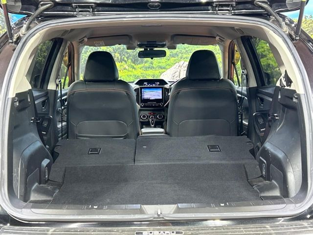 ���i�̂���������ʋ΁A���}���ɏ\���ȉ׎��X�y�[�X���m�ۂ��Ă���܂��B�Z�J���h�V�[�g��|���ƁA�傫�ȉו��̐ύڂ��\�ł���