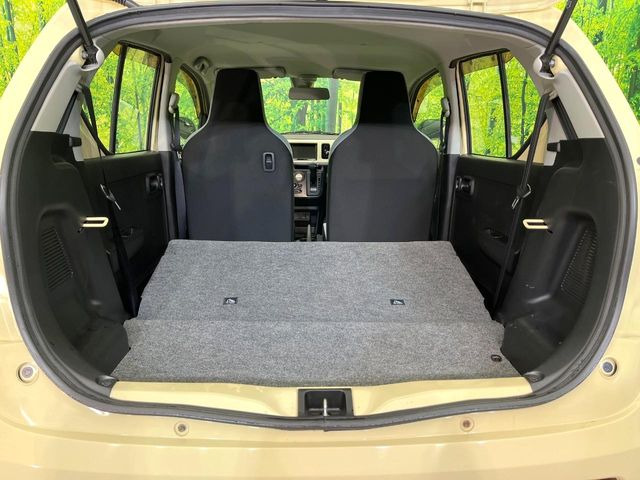 ���i�̂���������ʋ΁A���}���ɏ\���ȉ׎��X�y�[�X���m�ۂ��Ă���܂��B�Z�J���h�V�[�g��|���ƁA�傫�ȉו��̐ύڂ��\�ł���