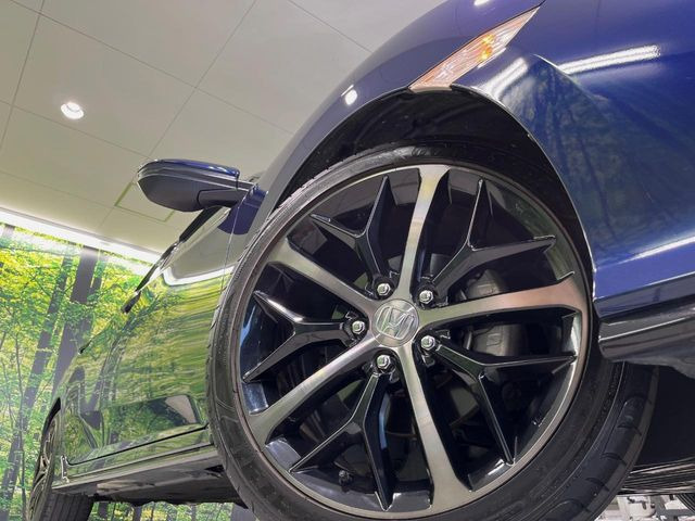 �y����18�C���`�A���~�z�C�[���z�O�ςɃ}�b�`���������A���~�z�C�[���𑕒����Ă���܂��B�e��ЊO�A���~�z�C�[����A�X�^�b�h���X�^�C�����戵�����Ă���܂��B���񂲑��k����������