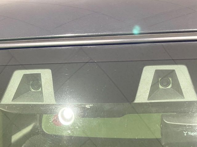 �y�X�}�[�g�u���[�L�T�|�[�g�z���s���ɑO���̎ԗ�����F�����A�Փ˂������Ȏ��͌x��ƃu���[�L�ŏՓˉ���Ɣ�Q�y�����A�V�X�g�B�����S�Ƀh���C�u�����y���݂��������܂��B