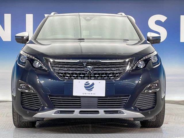 高透明度のガラス皮膜で撥水はもちろん、上質なツヤ・光沢を実現。紫外線や酸性雨から大切な愛車を保護し、色あせ・劣化を防止。「弾スプラッシュコート」、「弾プリミッサコート」からお選びいただけます。