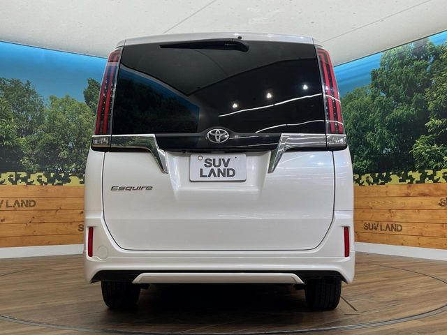 安心の最長10年・走行無制限保証(有償)をご用意。保証内容も充実はもちろん、無料点検&オイル交換や、年中無休の全国・24時間ロードサービスも付帯されておりますのでご安心下さい。