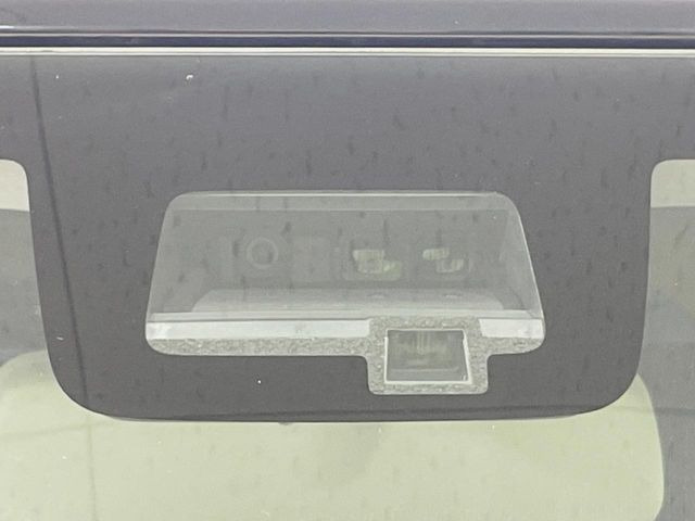 【スズキ セーフティサポート】走行中に前方の車両等を認識し、衝突しそうな時は警報とブレーキで衝突回避と被害軽減をアシスト。より安全にドライブをお楽しみいただけます。