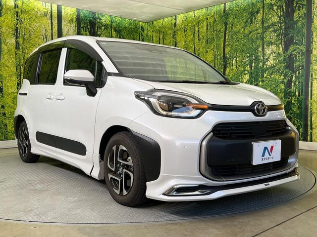 高透明度のガラス皮膜で撥水はもちろん、上質なツヤ・光沢を実現。紫外線や酸性雨から大切な愛車を保護し、色あせ・劣化を防止。「弾スプラッシュコート」、「弾プリミッサコート」からお選びいただけます。