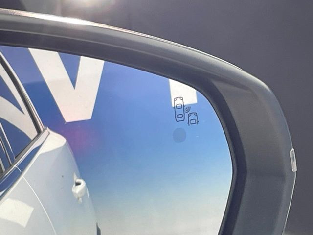 ���u���C���h�A�V�X�g�Z���T�[:���p����̎Ԃ����m���A�h���C�o�[���Ԑ��ύX���s���ۂɁA�x�����Ƌ��ɒ��ӂ𑣂��Ă������S�x���@�\�ł�!