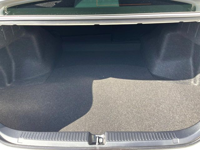 普段のお買い物や通勤、送迎等に十分な荷室スペースを確保しております。