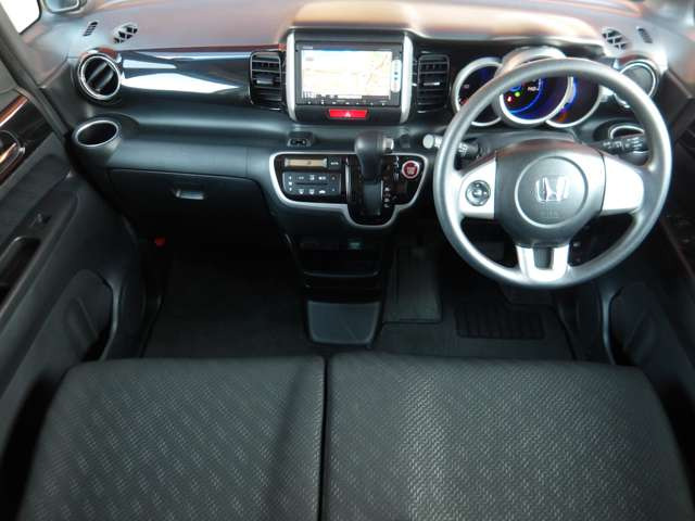 N-BOXならではのインパネ全体です!安心安全に配慮して作られています!