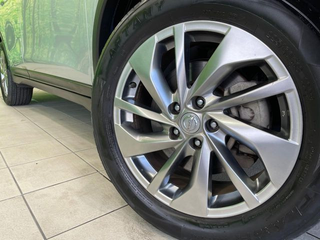 �y����18�C���`�A���~�z�C�[���z�O�ςɃ}�b�`���������A���~�z�C�[���𑕒����Ă���܂��B�e��ЊO�A���~�z�C�[����A�X�^�b�h���X�^�C�����戵�����Ă���܂��B���񂲑��k����������