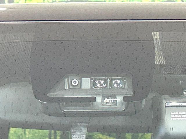 �y�g���^�Z�[�t�e�B�Z���X�z���s���ɑO���̎ԗ�����F�����A�Փ˂������Ȏ��͌x��ƃu���[�L�ŏՓˉ���Ɣ�Q�y�����A�V�X�g�B�����S�Ƀh���C�u�����y���݂��������܂��B