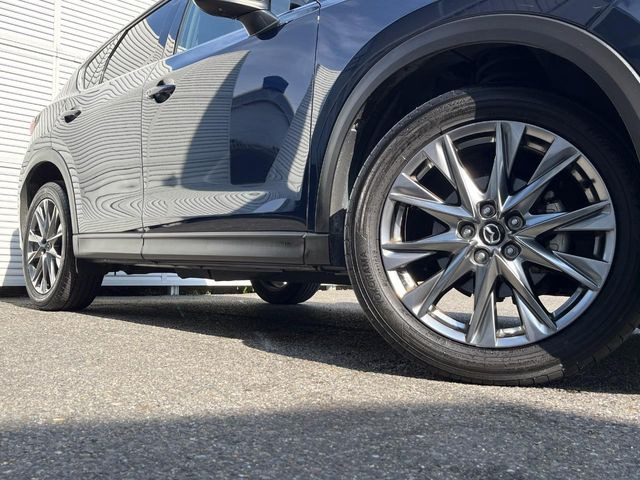 【純正19インチアルミホイール】外観にマッチした純正アルミホイールを装着しております。各種社外アルミホイールや、スタッドレスタイヤも取扱いしております。是非ご相談ください♪