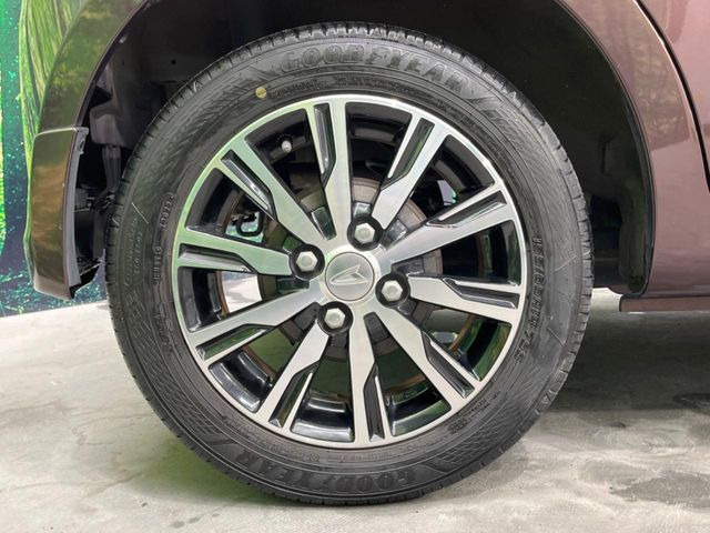 �y�����A���~�z�C�[���z�O�ςɃ}�b�`�����A���~�z�C�[���𑕒����Ă���܂��B�e��A���~�z�C�[����A�X�^�b�h���X�^�C�����戵�����Ă���܂��B���񂲑��k����������