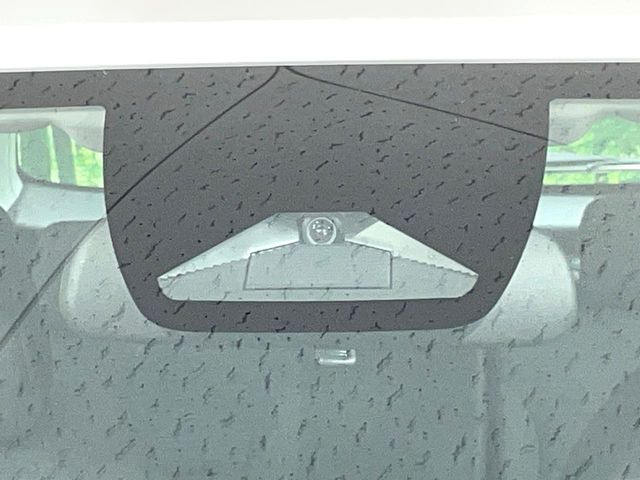 �y�z���_�Z���V���O�z���s���ɑO���̎ԗ�����F�����A�Փ˂������Ȏ��͌x��ƃu���[�L�ŏՓˉ���Ɣ�Q�y�����A�V�X�g�B�����S�Ƀh���C�u�����y���݂��������܂��B