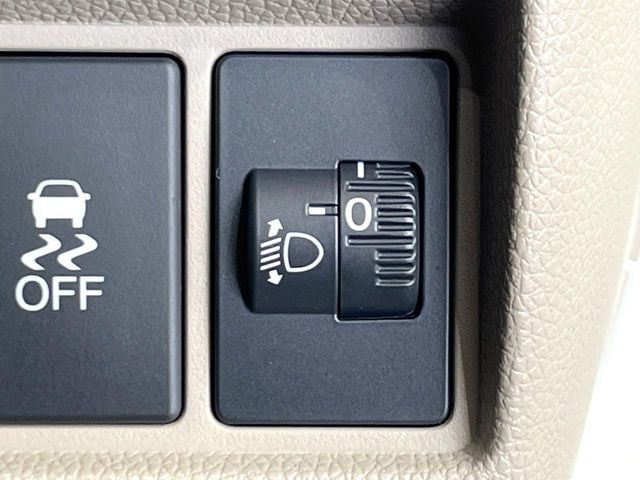 �y�w�b�h���C�g���x���C�U�[�z�w�b�h���C�g���ԗ��O�����Ǝ˂���ہA�蓮�ŕ�����ς��邱�Ƃ��ł��Â����ł���������Ƃ炵���₷���悤�ɒ����ł��܂��B