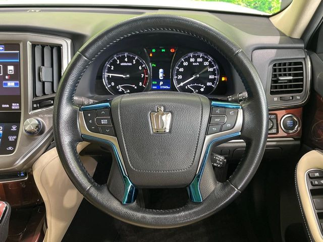 �y�����v�����X�e�A�����O�z�㎿�Ȋv���g�p���邱�ƂŁA��ɂ����������݂ƂĂ��^�]���₷���n���h���ł���