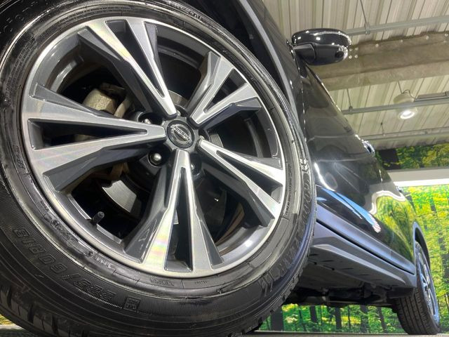 【純正18インチアルミホイール】外観にマッチした純正アルミホイールを装着しております。各種社外アルミホイールや、スタッドレスタイヤも取扱いしております。是非ご相談ください♪