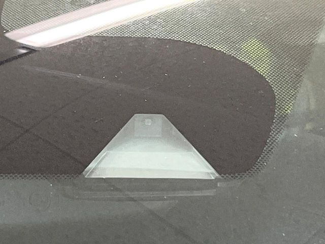 �y�G�}�[�W�F���V�[�u���[�L�z���s���ɑO���̎ԗ�����F�����A�Փ˂������Ȏ��͌x��ƃu���[�L�ŏՓˉ���Ɣ�Q�y�����A�V�X�g�B�����S�Ƀh���C�u�����y���݂��������܂��B