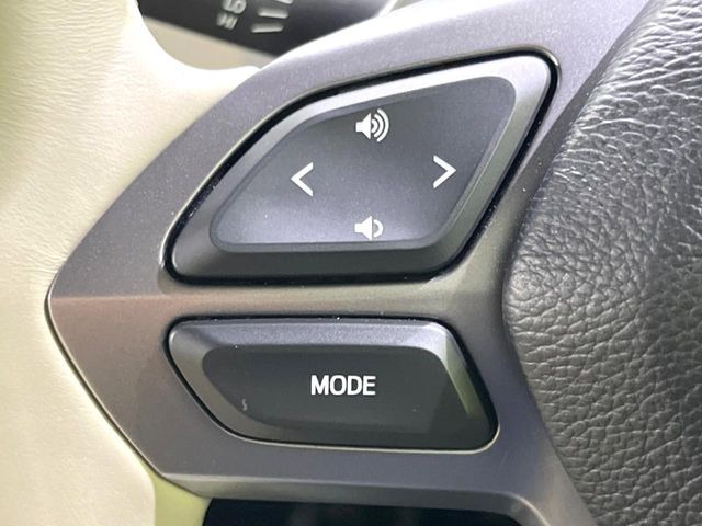 �y�X�e�A�����O�X�C�b�`�z�^�]���A�O������ڐ������炷���ƂȂ��A�I�[�f�B�I���̑��삪�\�ȕ֗��@�\!���S&���K�ȃh���C�u�����o���Ă���܂���