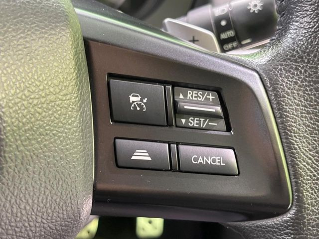 【全車速追従機能付クルーズコントロール】高速道路での長距離走行が楽に!!自動で速度を保つクルーズコントロールが、衝突軽減システムと連携し、前方の車両を感知して車間を保つように速度調節してくれます!!