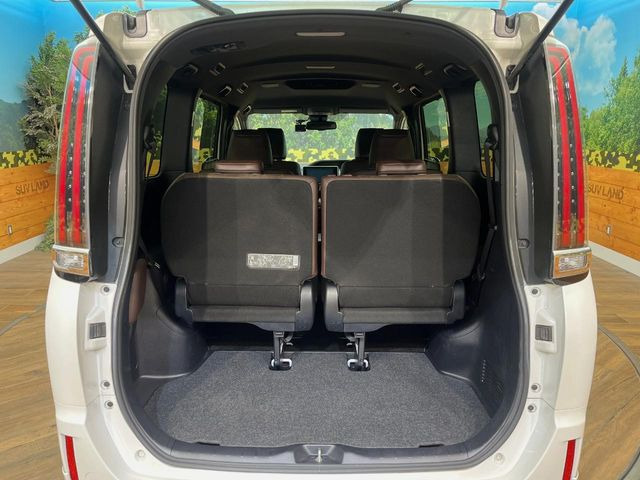 普段のお買い物や通勤、送迎等に十分な荷室スペースを確保しております。セカンドシートを倒すと、大きな荷物の積載も可能です♪