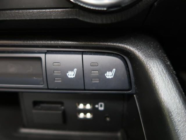 【シートヒーター】寒い日に重宝するシートヒーター!エアコンより早く温まってくれるので寒がりの人も安心ですね♪エアコンの温風は乾燥するから苦手、という方にもをおすすめです。