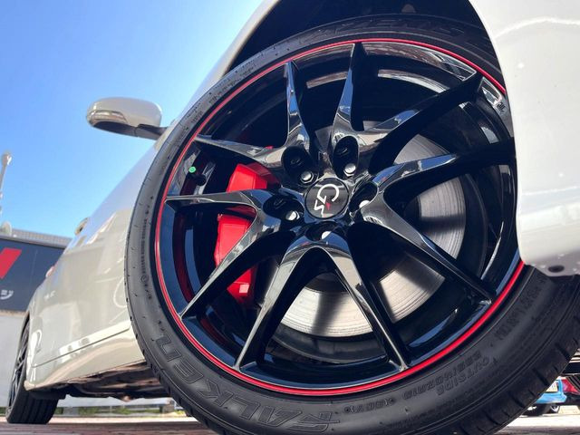 【純正19インチアルミホイール】外観にマッチした純正アルミホイールを装着しております。各種社外アルミホイールや、スタッドレスタイヤも取扱いしております。是非ご相談ください♪