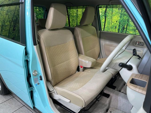 運転席シート廻りは使用感も少なく、良好な状態となっています。丁寧に使われていたことがよくわかりますね。