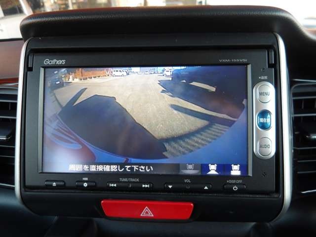 バックカメラがついているので駐車時に後方がリアルタイム映像で確認できます!大型商業施設や立体駐車場での駐車時や夜間のバック時に大活躍☆運転スキルに関わらず、今や必須となった装備の一つです!
