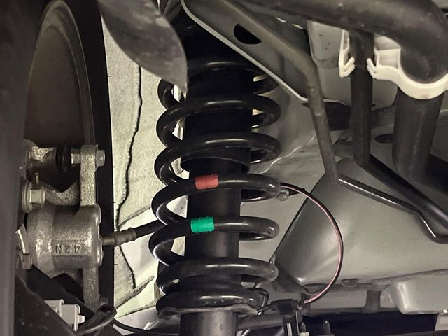 下回りがきれいなうちに、防錆加工の施工がオススメ。降雪地域はもちろん、沿岸部にお住いの方や、趣味でマリン・ウィンタースポーツをされる方にご好評いただいております。