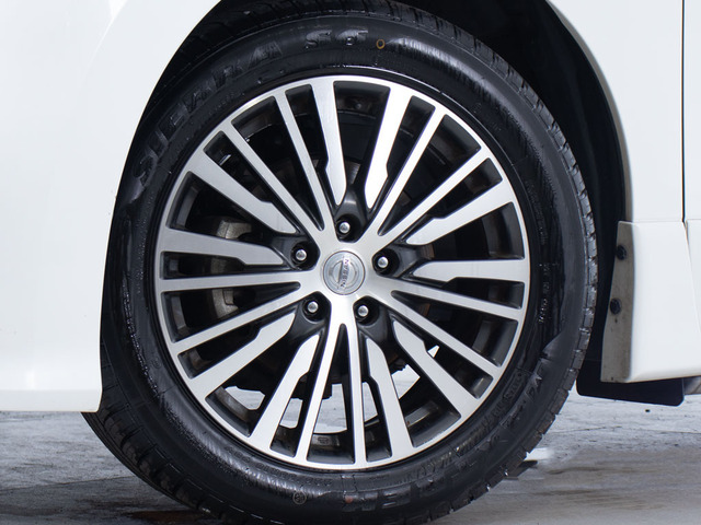 ★サンルーフ★‌人気装備のサンルーフ装着!開放的な空間をお楽しみください!