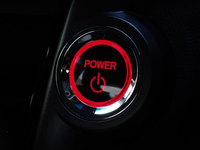 �L�[���X�v�b�V���X�^�[�g�V�X�e�����̗p���Ă���܂�!�{�^����ŃG���W���n�����\�Ȃ̂ŁA�L�[��T�����Ƃ��Ȃ��Ȃ�܂���!