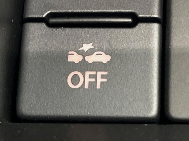 【スズキ セーフティサポート】走行中に前方の車両等を認識し、衝突しそうな時は警報とブレーキで衝突回避と被害軽減をアシスト。より安全にドライブをお楽しみいただけます。