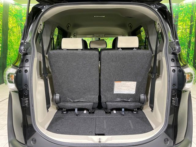 ���i�̂���������ʋ΁A���}���ɏ\���ȉ׎��X�y�[�X���m�ۂ��Ă���܂��B�Z�J���h�V�[�g��|���ƁA�傫�ȉו��̐ύڂ��\�ł���