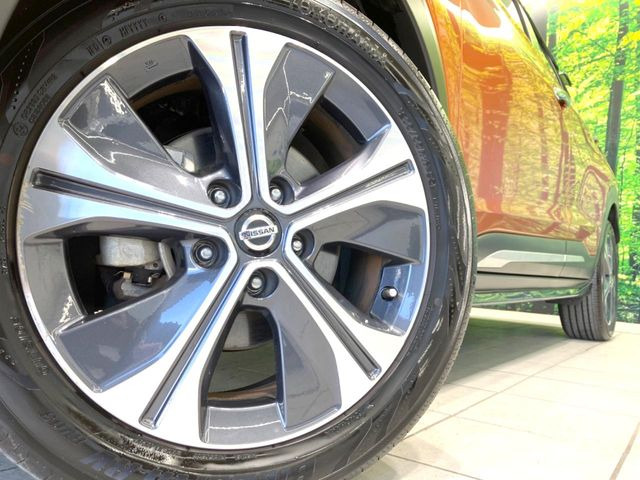 �y����17�C���`�A���~�z�C�[���z�O�ςɃ}�b�`���������A���~�z�C�[���𑕒����Ă���܂��B�e��ЊO�A���~�z�C�[����A�X�^�b�h���X�^�C�����戵�����Ă���܂��B���񂲑��k����������