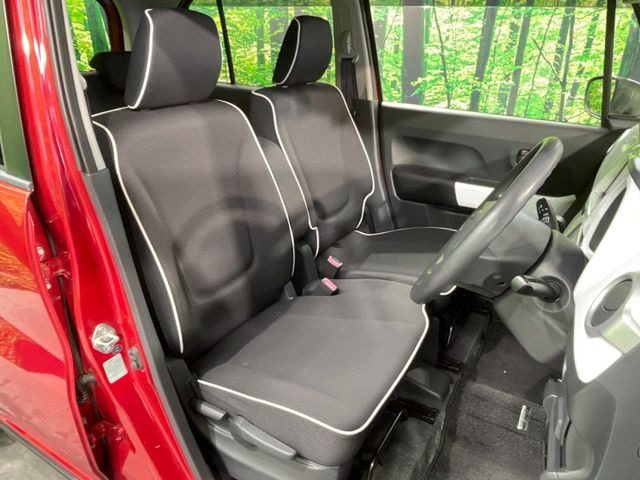 運転席シート廻りは使用感も少なく、良好な状態となっています。丁寧に使われていたことがよくわかりますね。