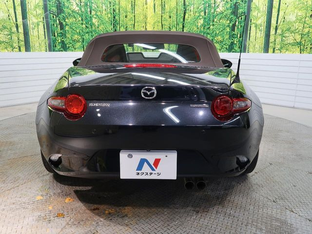 安心の最長10年・走行無制限保証(有償)をご用意。保証内容も充実はもちろん、無料点検&オイル交換や、年中無休の全国・24時間ロードサービスも付帯されておりますのでご安心下さい。