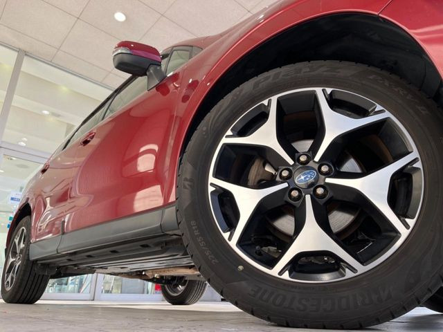 �y����18�C���`�A���~�z�C�[���z�O�ςɃ}�b�`���������A���~�z�C�[���𑕒����Ă���܂��B�e��ЊO�A���~�z�C�[����A�X�^�b�h���X�^�C�����戵�����Ă���܂��B���񂲑��k����������