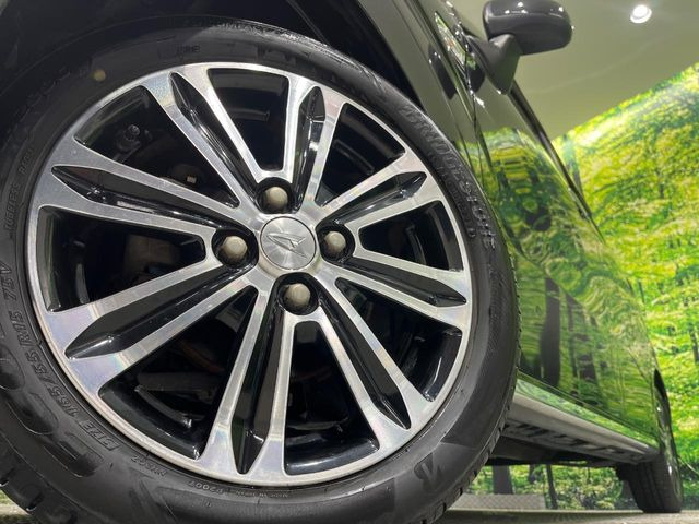 �y����15�C���`�A���~�z�C�[���z�O�ςɃ}�b�`���������A���~�z�C�[���𑕒����Ă���܂��B�e��ЊO�A���~�z�C�[����A�X�^�b�h���X�^�C�����戵�����Ă���܂��B���񂲑��k����������