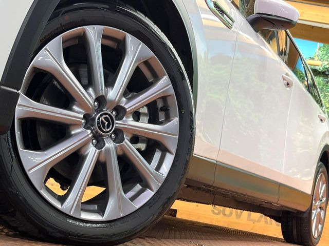 �y����20�C���`�A���~�z�C�[���z�O�ςɃ}�b�`���������A���~�z�C�[���𑕒����Ă���܂��B�e��ЊO�A���~�z�C�[����A�X�^�b�h���X�^�C�����戵�����Ă���܂��B���񂲑��k����������