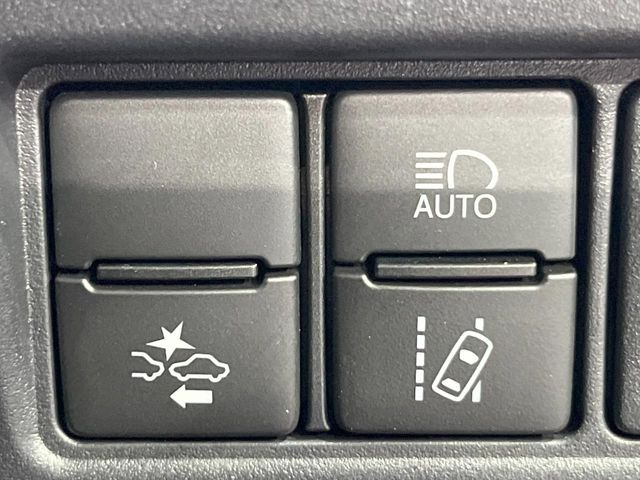 【トヨタセーフティセンス】走行中に前方の車両等を認識し、衝突しそうな時は警報とブレーキで衝突回避と被害軽減をアシスト。より安全にドライブをお楽しみいただけます。