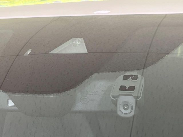 �y�X�}�[�g�u���[�L�T�|�[�g�z���s���ɑO���̎ԗ�����F�����A�Փ˂������Ȏ��͌x��ƃu���[�L�ŏՓˉ���Ɣ�Q�y�����A�V�X�g�B�����S�Ƀh���C�u�����y���݂��������܂��B