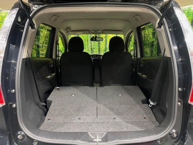 普段のお買い物や通勤、送迎等に十分な荷室スペースを確保しております。セカンドシートを倒すと、大きな荷物の積載も可能です♪