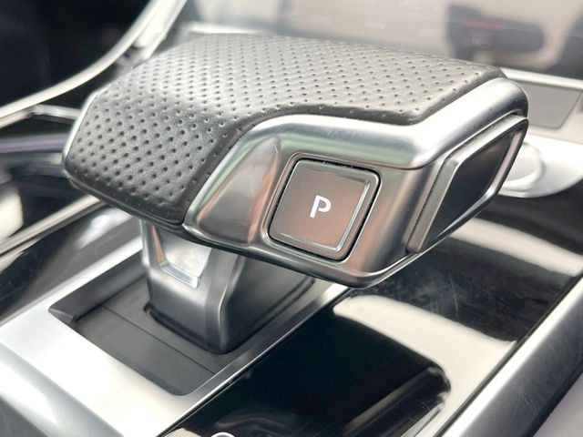 ●MTモード付きAT:通常は自動でおこなわれる変速(ギアチェンジ)をドライバーの操作によって意図的に変えられるシステムです。より一層普段のドライブをお楽しみいただけます!