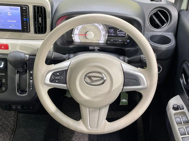 【ステアリングスイッチ】運転中、前方から目線をそらすことなく、オーディオ等の操作が可能な便利機能!安心&快適なドライブを演出してくれます♪