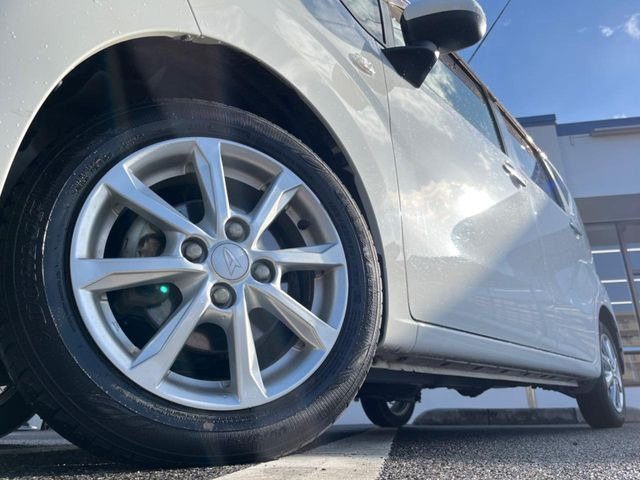 【純正14インチアルミホイール】外観にマッチした純正アルミホイールを装着しております。各種社外アルミホイールや、スタッドレスタイヤも取扱いしております。是非ご相談ください♪