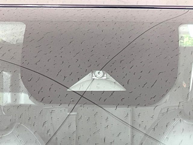 �y�C���e���W�F���g�G�}�[�W�F���V�[�u���[�L�z�t�����g�J�����őO���̎ԗ�����s�҂����m�B�Փ˂������Ȏ��͏Փ˔�Q�y���u���[�L���쓮�A�Փˉ�����T�|�[�g�B�����S�Ƀh���C�u�����y���݂��������܂��B