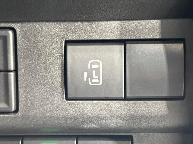 【パワースライドドア】スマートキーや運転席のスイッチでスライドドアの開閉が可能♪電動だから力を入れてドアを開ける必要が無く、小さいお子様でも、重い荷物を持っている時もラクに開け閉めできます♪