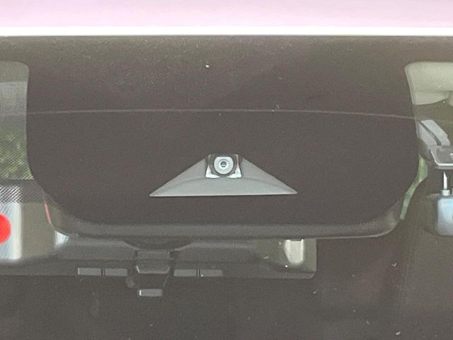 �y�G�}�[�W�F���V�[�u���[�L�z���s���ɑO���̎ԗ�����F�����A�Փ˂������Ȏ��͌x��ƃu���[�L�ŏՓˉ���Ɣ�Q�y�����A�V�X�g�B�����S�Ƀh���C�u�����y���݂��������܂��B