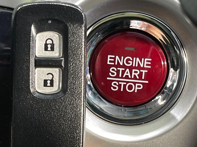 �yHonda�X�}�[�g�L�[�z�J�o����|�P�b�g�ɓ��ꂽ�܂܂ł��h�A�̎{���E�������\�ȃX�}�[�g�L�[�𑕔��B�G���W���̃I���E�I�t�����J�M�����o���K�v����������Ƃ��Ă��֗��ł���