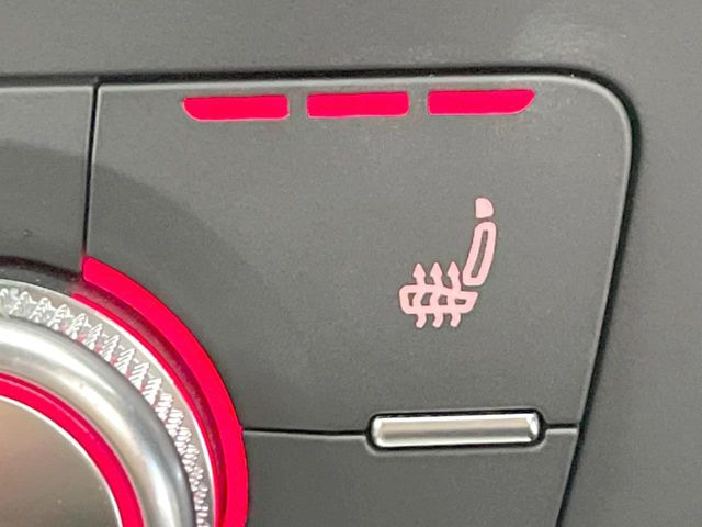 ���S�ȃV�[�g�q�[�^�[:���������ӂ�郌�U�[�V�[�g�ɁA�O�ȁE��ȂɃV�[�g�q�[�^�[�𓋍ڂ��Ă���܂��B