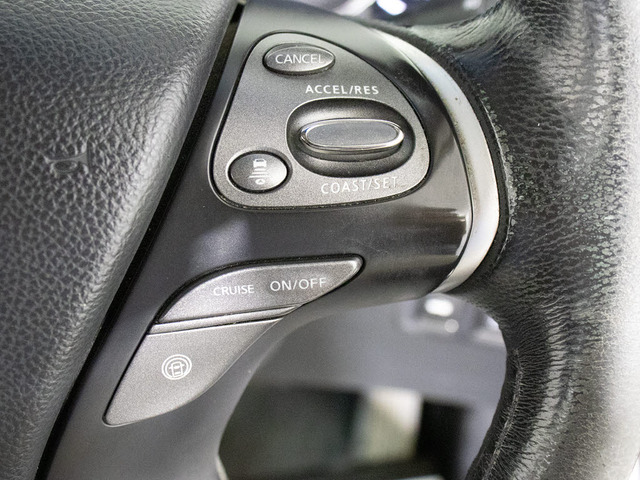 インテリジェントクルーズコントロールミリ波レーダーと単眼カメラで先行車を認識し、車速に応じた車間距離を保ちながら追従走行を支援します。